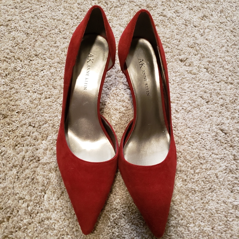 Anne Klein red kitten heels Size 7M
